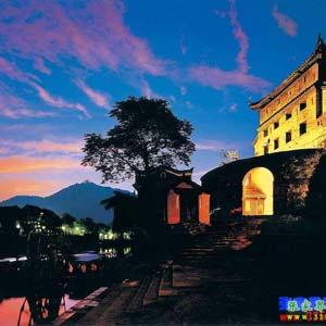 喜樂L線：天門山、張家界、袁家界、猛洞河、鳳凰古城超經典五日游