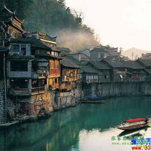 【長沙往返路線1】張家界、鳳凰古城、天子山、黃龍洞三晚四日游