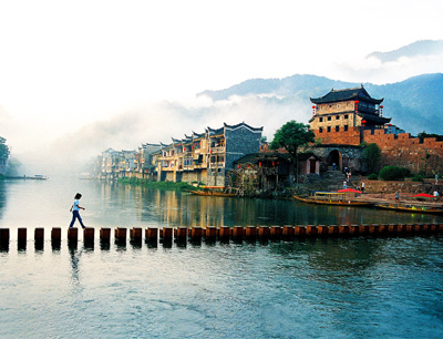 長沙往返A(chǔ)9線：鳳凰古城、德夯苗寨、矮寨吊索橋品質(zhì)純玩兩日游