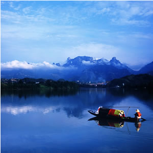 喜樂O線：猛洞河漂流、鳳凰古城兩日游