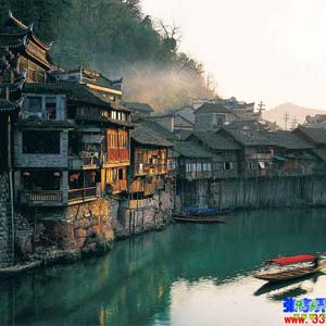 時尚商務(wù)C線：張家界、天門山、鳳凰古城四日游